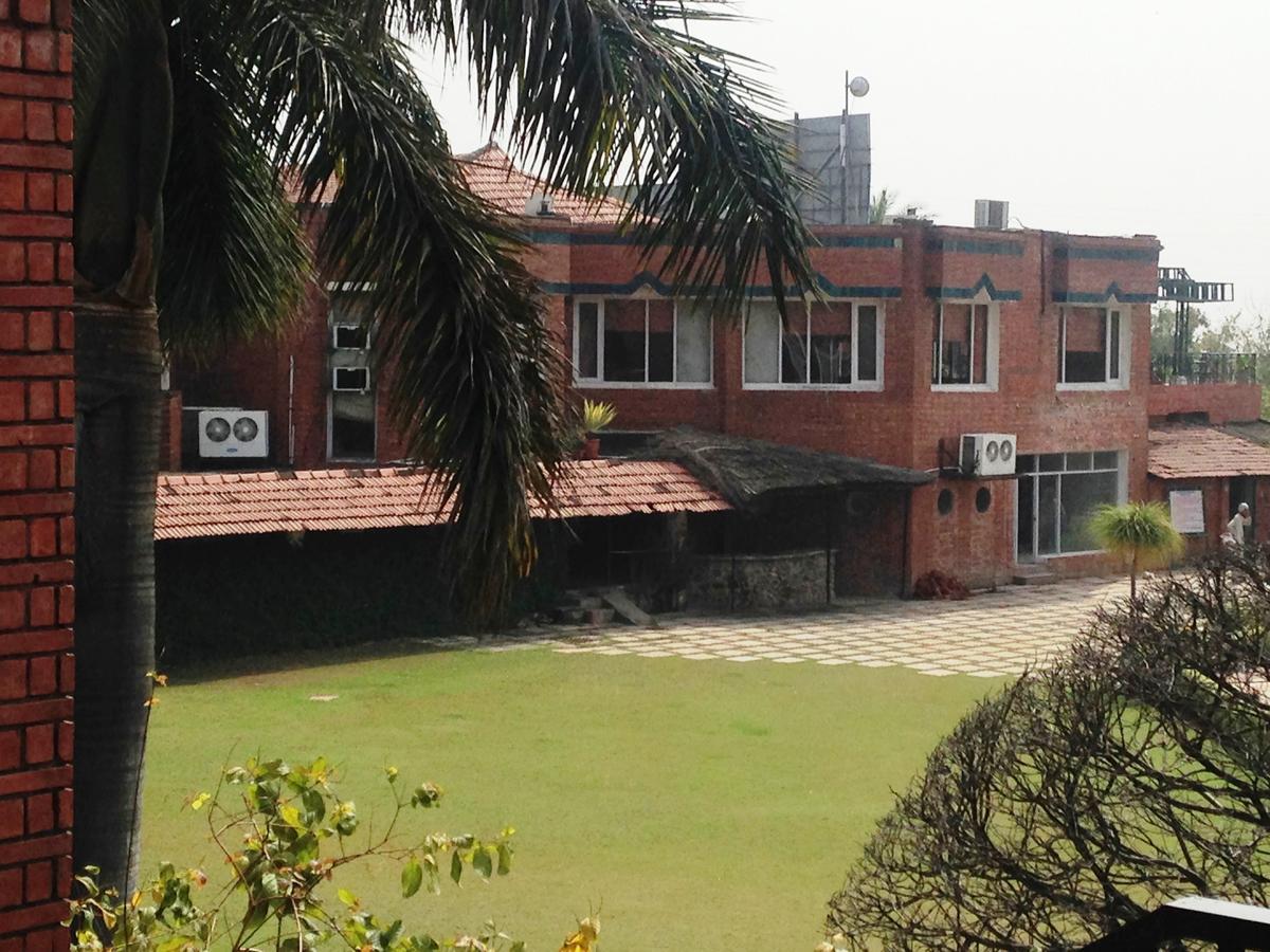 Hotel North Park Panchkula Exterior photo