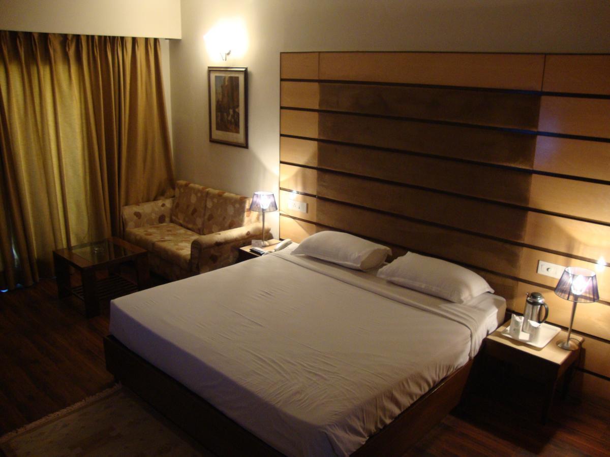 Hotel North Park Panchkula Exterior photo