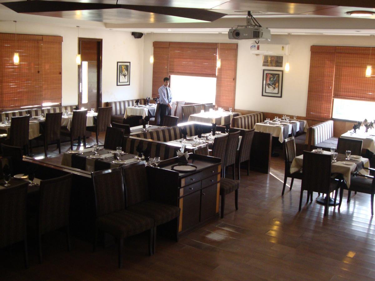 Hotel North Park Panchkula Exterior photo